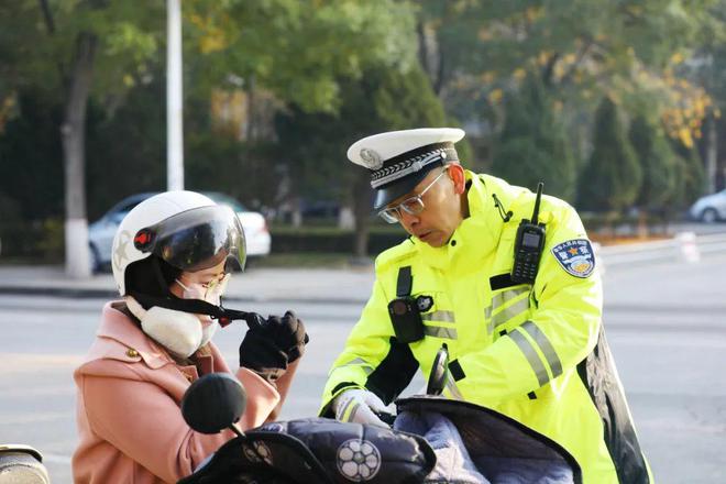 騎電動車上路“5禁”新規違者罰款20-200元！(圖1)