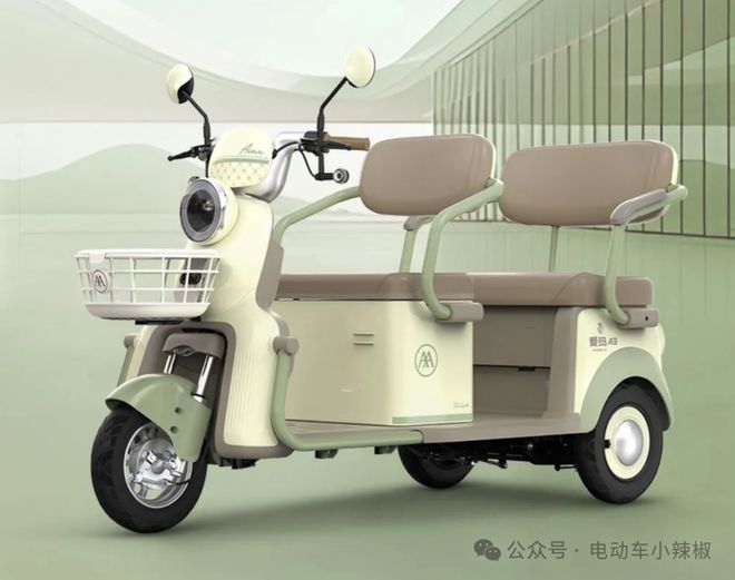愛瑪推出2款電動三輪車自帶雨蓬顏值高大空間接送小孩很方便(圖1)