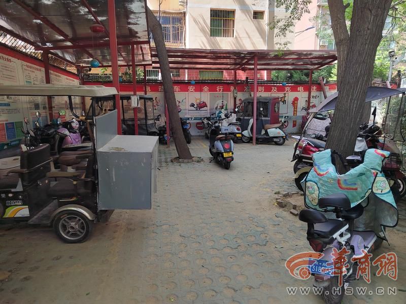 高科新花園電動(dòng)車停放難 社區(qū)協(xié)調(diào)會(huì)多方商討辦法(圖2)
