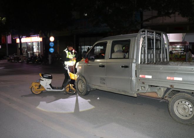 共享電車不是“玩具”！孩子偷騎共享電動自行車出事責任誰來擔？(圖2)