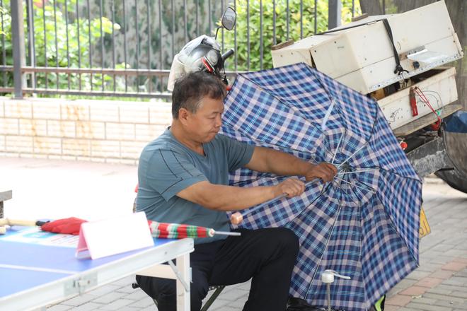 西安小寨西路社區(qū)：義診便民“零距離”貼心服務(wù)暖人心(圖2)