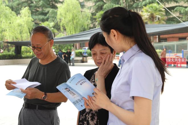 西安小寨西路社區(qū)：義診便民“零距離”貼心服務(wù)暖人心(圖3)