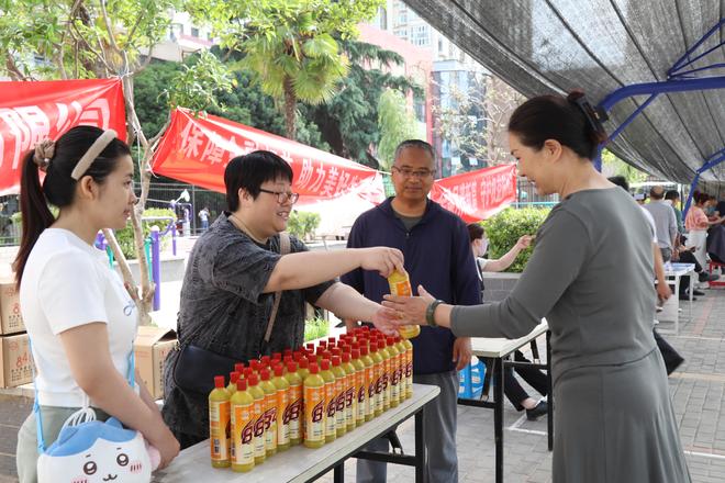 西安小寨西路社區(qū)：義診便民“零距離”貼心服務(wù)暖人心(圖5)