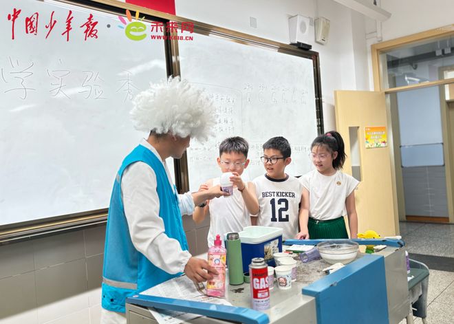 家門口的“暑”光②｜那些“長大了的小不點”成了孩子們的“小太陽”(圖6)